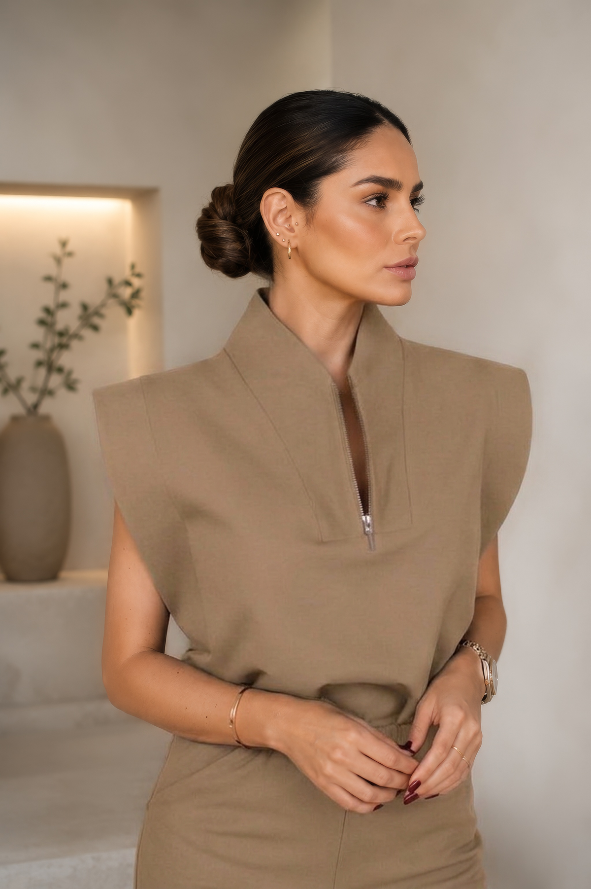 GLEVO Essential Set in Warm Taupe - women's professional workwear
